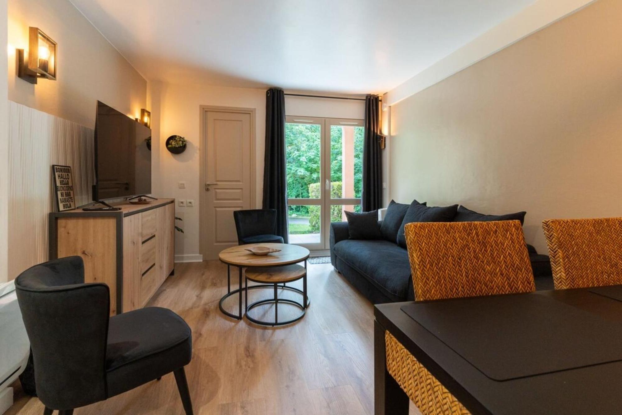 Beautiful Flat With Swimming Pool Tennis Court And Private Car Parking 09 Le Touquet Eksteriør billede
